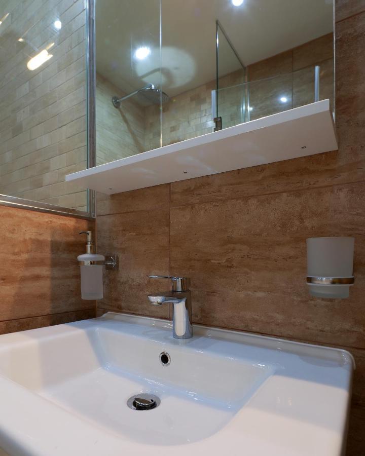 Villa Mainz ノヴァリャ エクステリア 写真